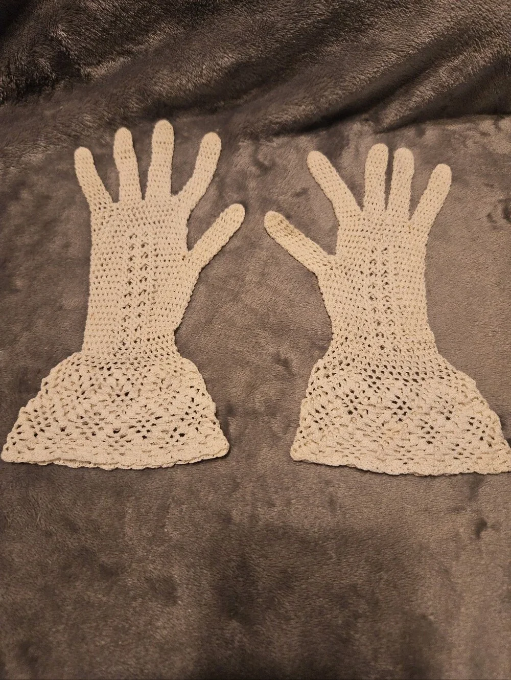 Vintage Crochet Ivory Color Gloves